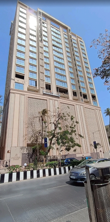 4 BHK + Servant Room Apartment For Sale in Malabar Hill