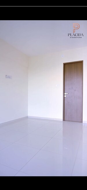 Room in 2 BHK Apartment at Kumar Purab, Hadapsar – for Sale