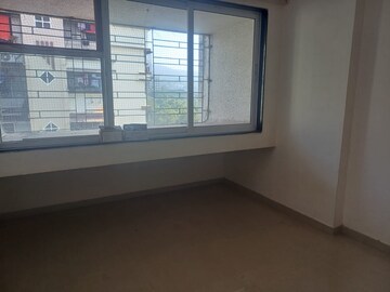Room in 1 BHK Apartment at Godrej Nest Kandivali, Kandivali East – for Rent