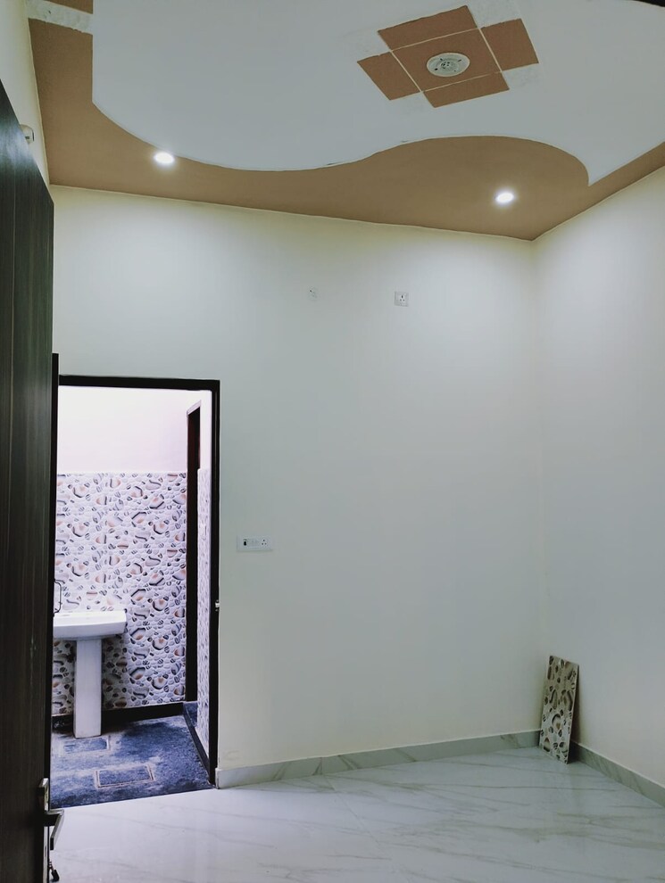 Room, modipuram 3 Bedroom 115 Sq.Yd. Independent House In Modipuram Meerut 8664432