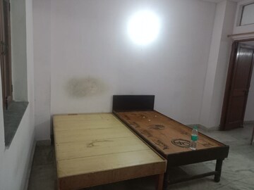 1 BHK Apartment For Rent in RWA Qutab Enclave, Katwaria Sarai