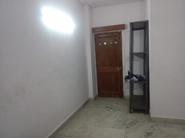 Room in 1 BHK Apartment at RWA Qutab Enclave, Katwaria Sarai – for Rent