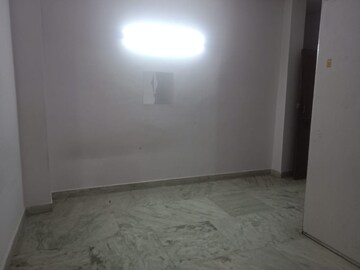 Room in 1 BHK Apartment at RWA Qutab Enclave, Katwaria Sarai – for Rent