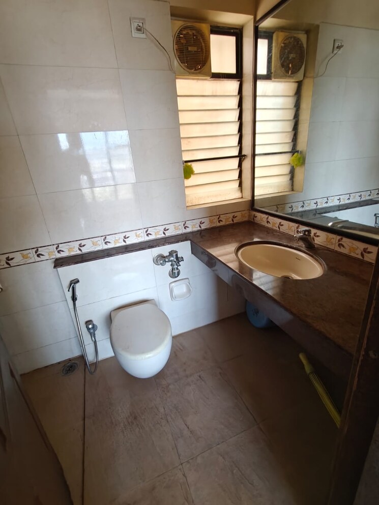 Attached Bathroom, k-raheja-heights 3 Bedroom 1375 Sq.Ft. Apartment In Malad East Mumbai 8664438