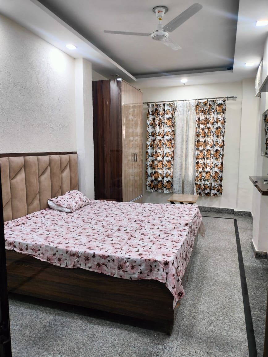 1.5 BHK + Pooja Room Builder Floor For Rent in Ansal Sushant Lok I