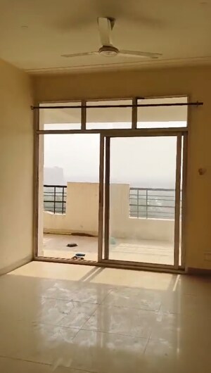 Room in 4 BHK Apartment at Ajnara Gen X, Dundahera – for Sale