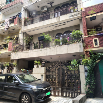 6+ BHK Independent House For Sale in Janakpuri