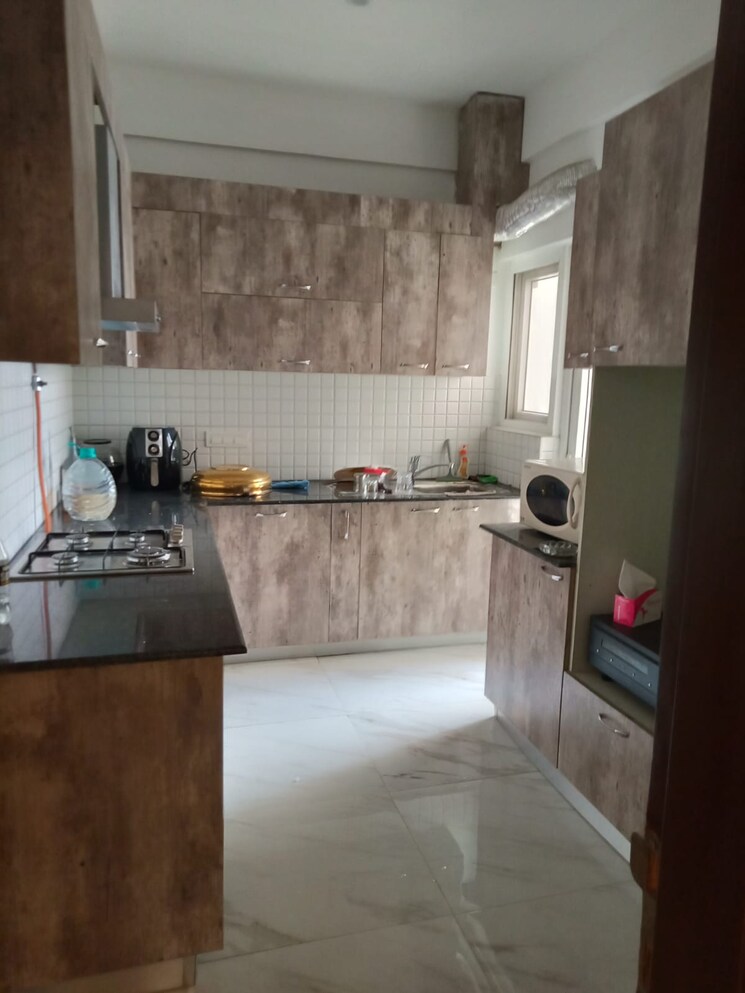 Kitchen, dhillon-burj-one 3.5 Bedroom 2341 Sq.Ft. Apartment In Lohgarh Zirakpur 8664436