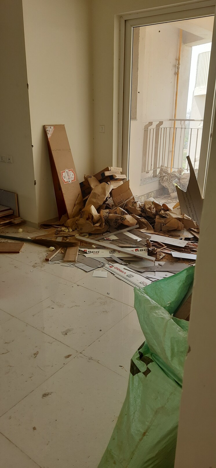 Room, bptp-discovery-park 3 Bedroom 925 Sq.Ft. Apartment In Sector 80 Faridabad 8664519