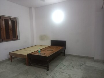 Bedroom in 1 RK Apartment at RWA Qutab Enclave, Katwaria Sarai – for Rent