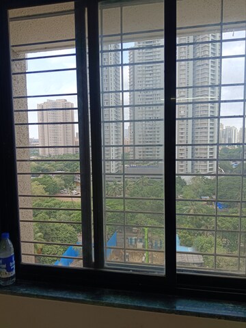 Room in 1 BHK Apartment at Patrachawl Mhada, Goregaon West – for Rent