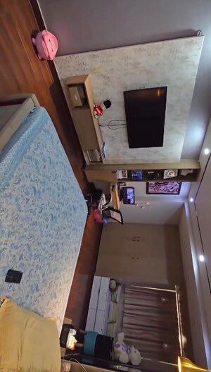 Room in 4 BHK Apartment at Mahagun Mascot, Sain Vihar – for Sale