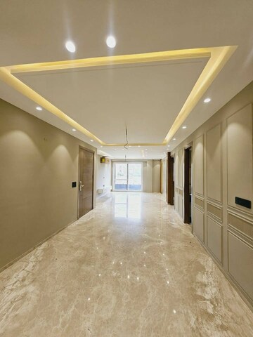 Building Lobby in 3.5 BHK Builder Floor at Kohli One Malibu Town, Sector 47 – for Sale