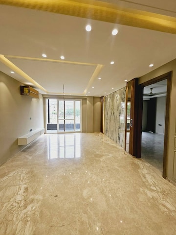 Room in 3.5 BHK Builder Floor at Kohli One Malibu Town, Sector 47 – for Sale
