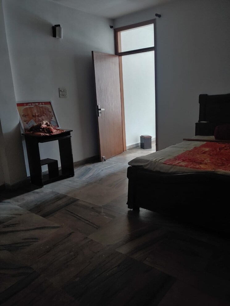 Bedroom, sant nagar 6+ Bedroom 266 Sq.Yd. Independent House In Sant Nagar Delhi 8664594
