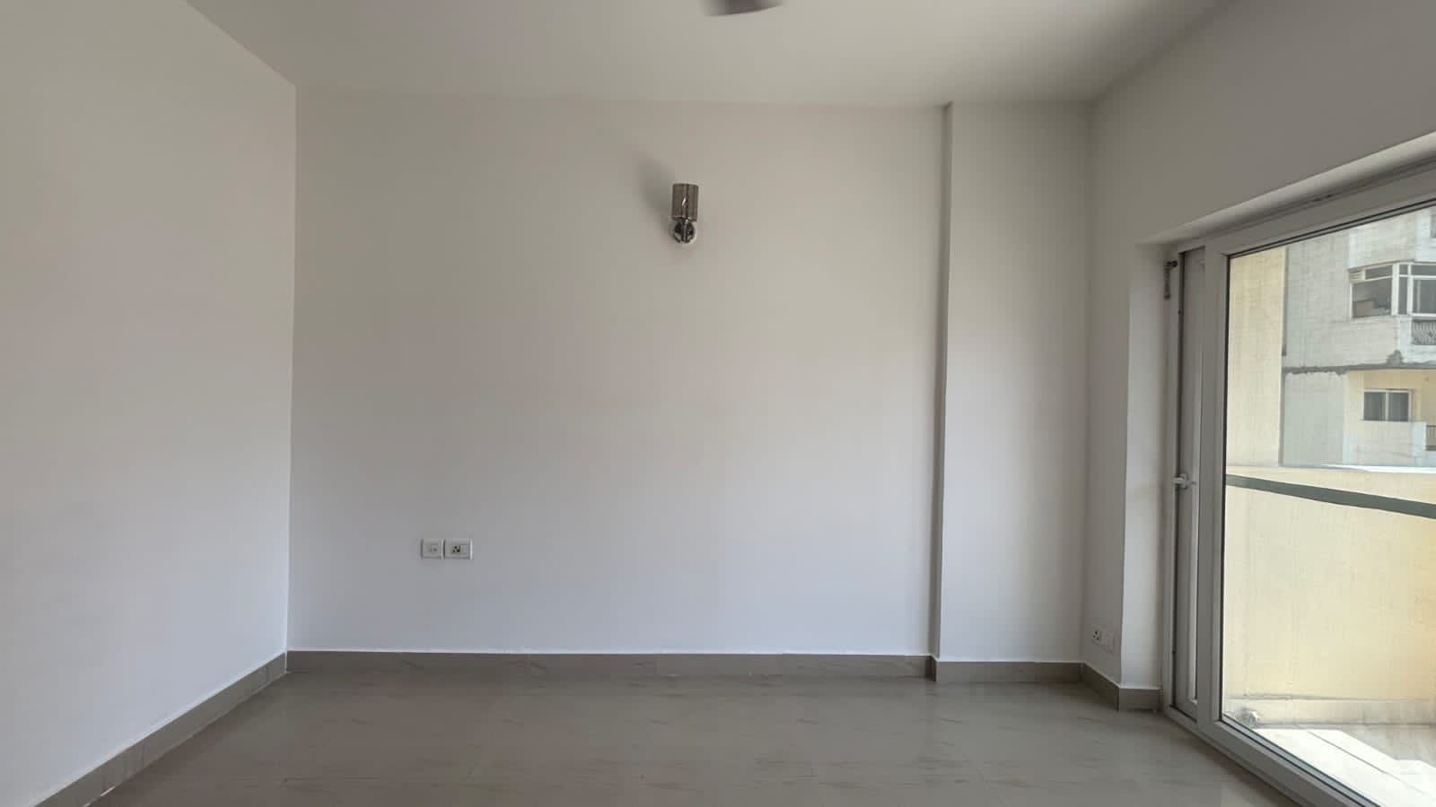 2.5 BHK + Study Room Apartment For Rent in Gaur City 5th Avenue