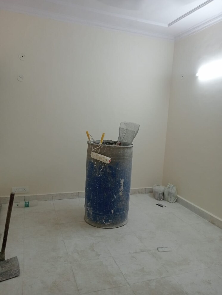 Room, sector 37 1 Bedroom 600 Sq.Ft. Apartment In Sector 37 Noida 8664643