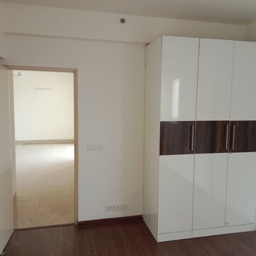 Room in 3 BHK Apartment at M3M Flora 68, Sector 68 – for Rent