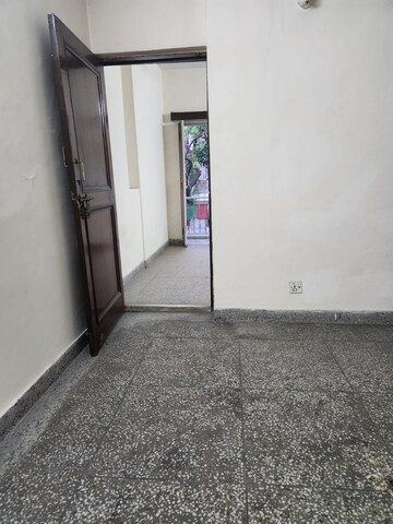 1 BHK Apartment For Rent in RWA Qutab Enclave, Katwaria Sarai