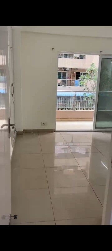 Room in 2 BHK Apartment at Gaurs Cascades, Raj Nagar Extension – for Sale