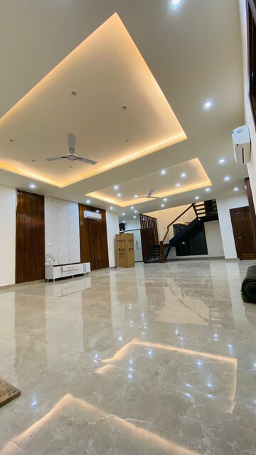 6+ BHK Independent House For Rent in Aerocity