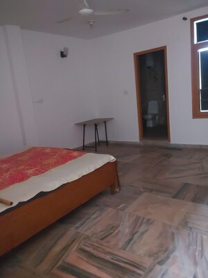 Room in 6+ BHK Independent House at Garhi – for Sale