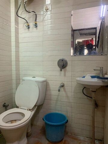 Bathroom in 1 RK Builder Floor at RWA Qutab Enclave, Katwaria Sarai – for Rent