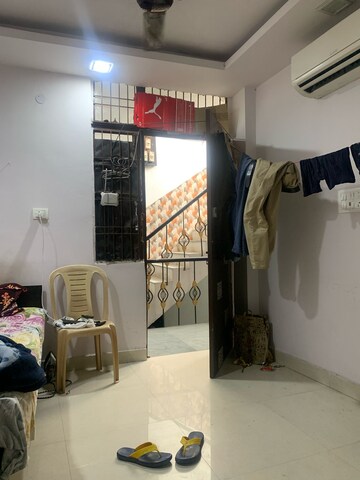 Living Room in 1 RK Builder Floor at RWA Qutab Enclave, Katwaria Sarai – for Rent