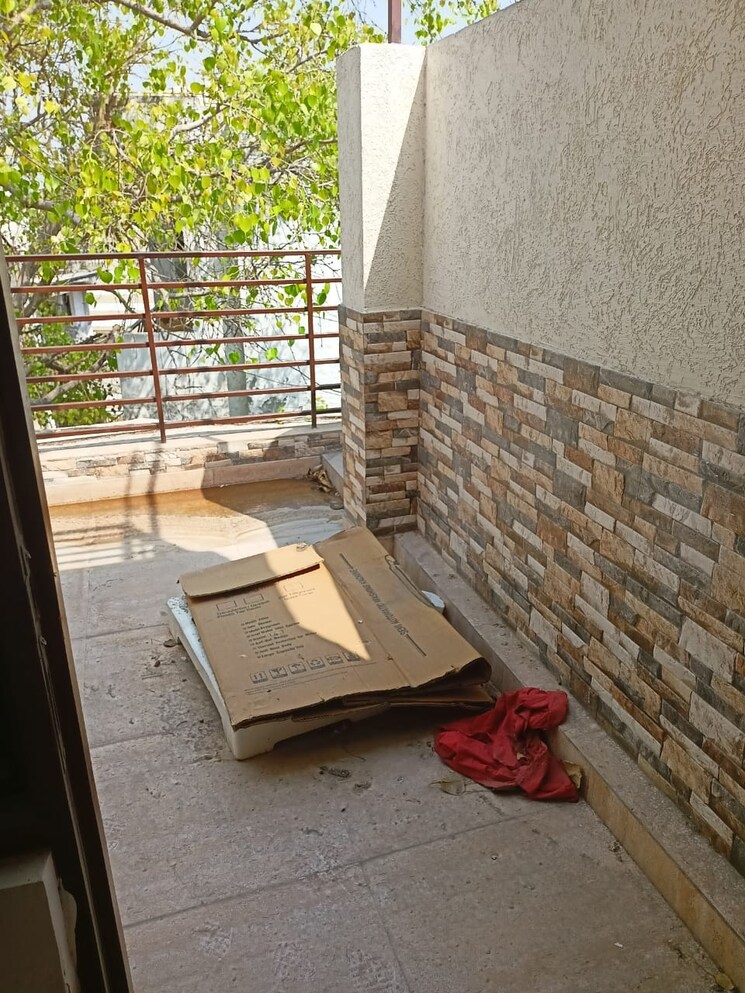 Balcony, khirki extension 1 Bedroom 650 Sq.Ft. Builder Floor In Khirki Extension Delhi 8664805