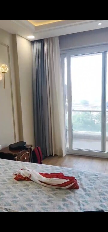 Room in 3 BHK Apartment at Omaxe Royal Residency Faridabad, Sector 79 – for Rent