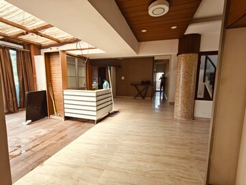 Room in 3.5 BHK Apartment at Model Colony – for Rent