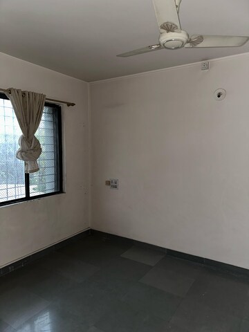 Room in 3 BHK Apartment at Shivajinagar – for Sale