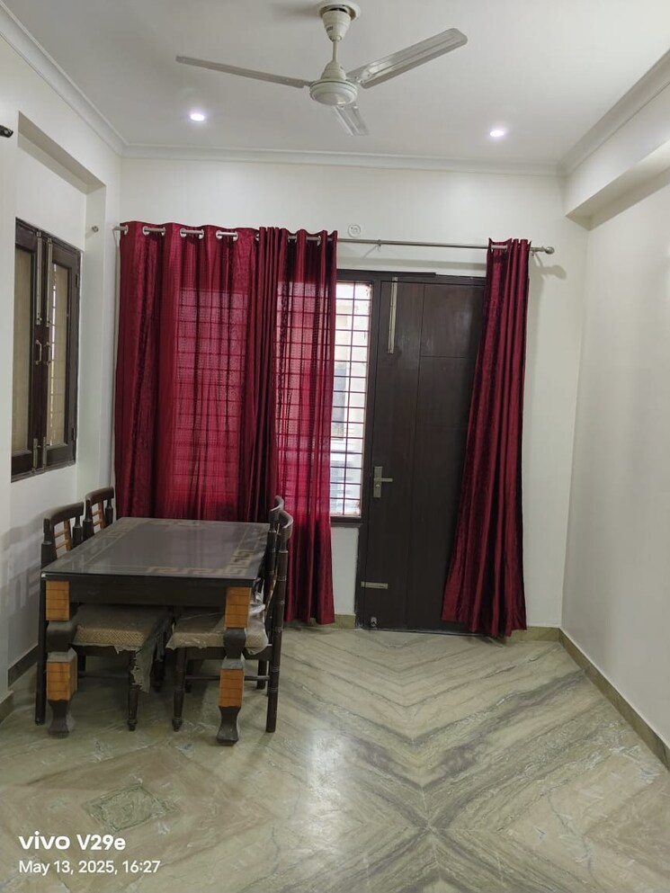 Living Room, hong-kong-bazaar 3 Bedroom 204 Sq.Yd. Builder Floor In Sector 57 Gurgaon 8664853