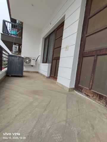 Balcony in 3 BHK Builder Floor at Hong Kong Bazaar, Sector 57 – for Rent