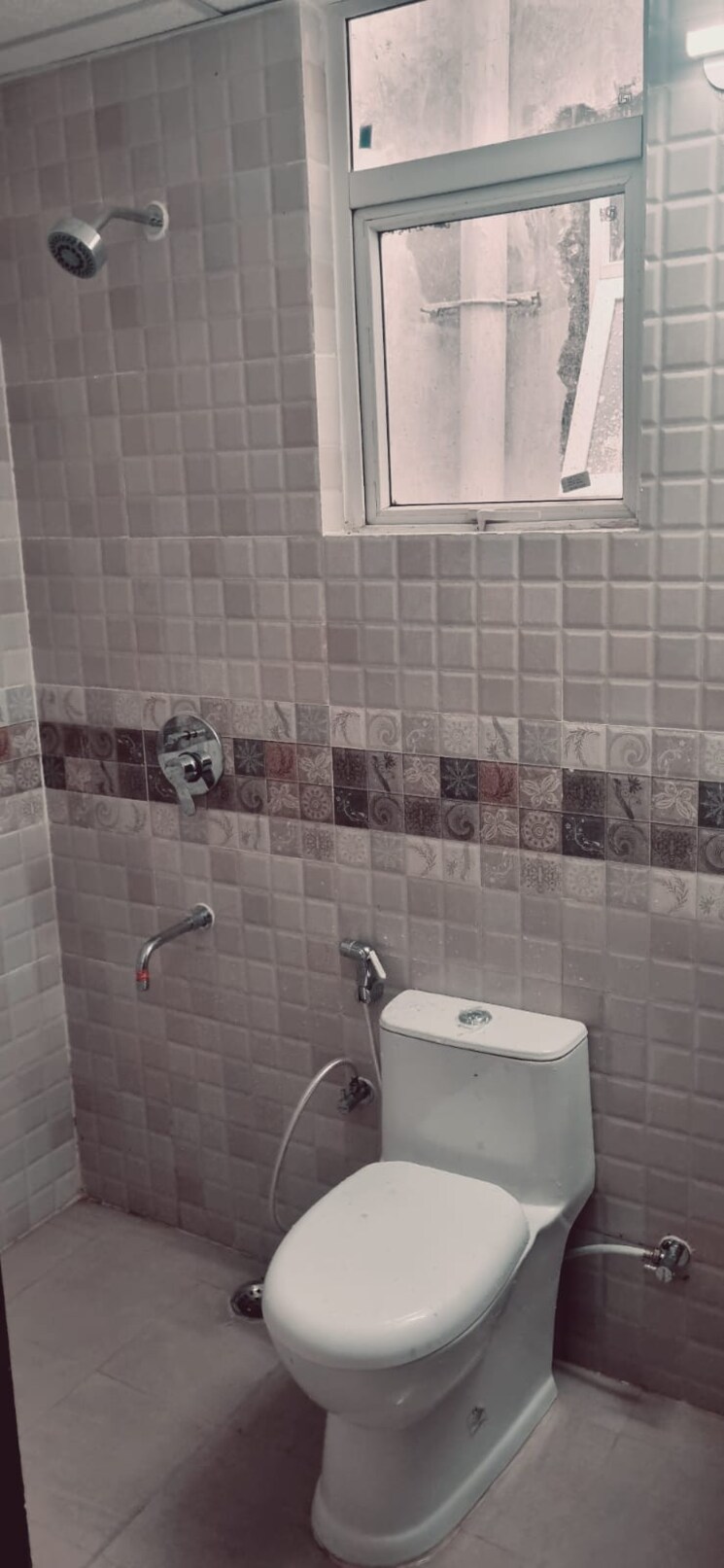 Bathroom, signature-global-park-4-and-5 3 Bedroom 1120 Sq.Ft. Apartment In Sohna Sector 36 Gurgaon 8664826