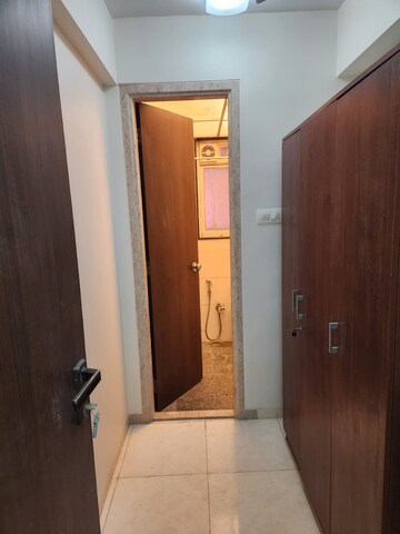 Room in 6 BHK Apartment at Evershine Jewel, Khar West – for Sale