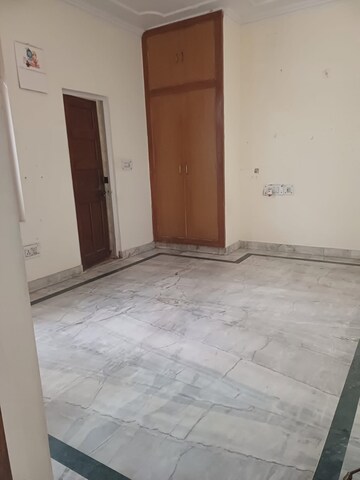 3 BHK Builder Floor For Rent in Saket