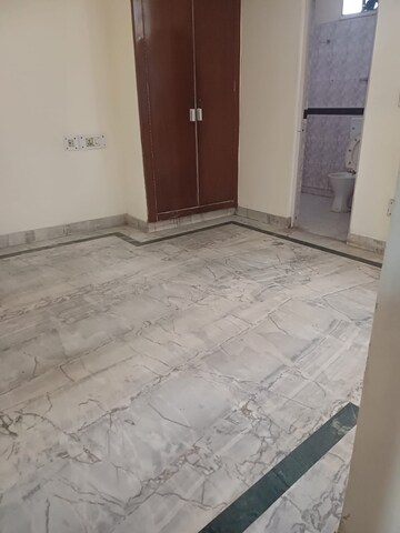 Room in 3 BHK Builder Floor at Saket – for Rent