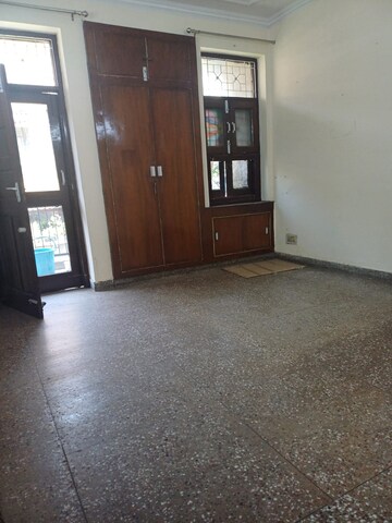 Room in 3 BHK Builder Floor at Saket – for Rent