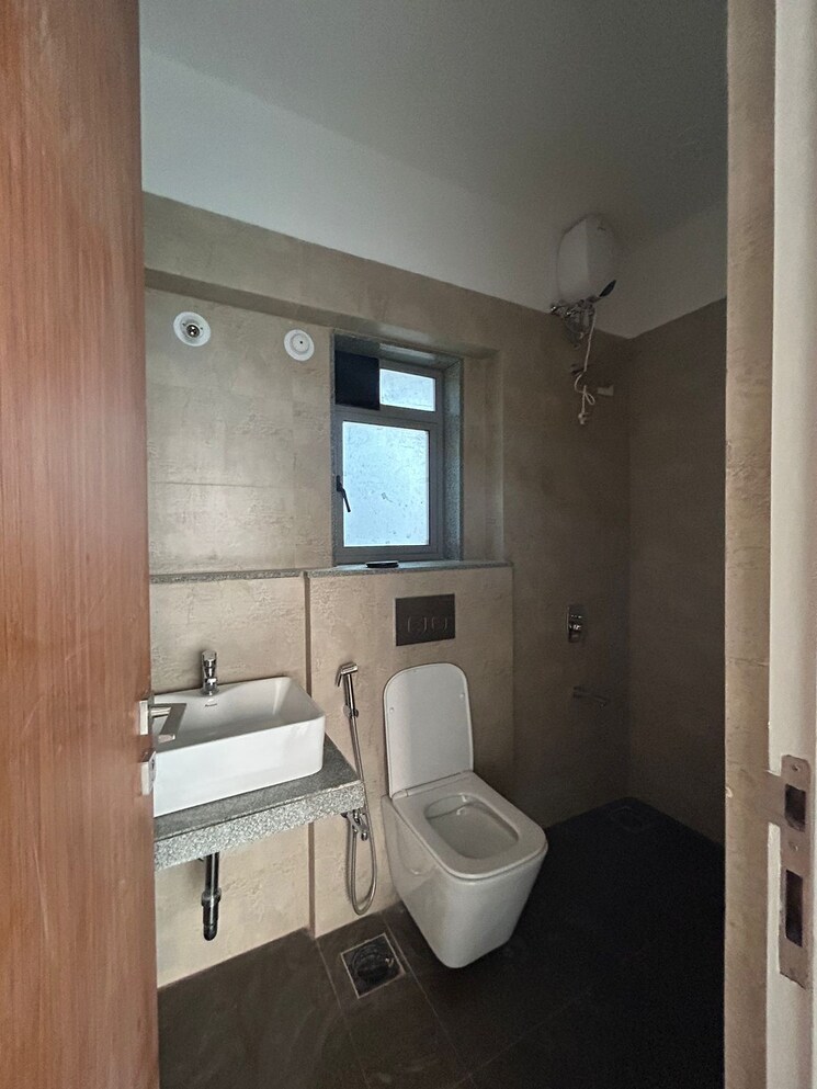Bathroom, dynamix-avanya 2 Bedroom 612 Sq.Ft. Apartment In Dahisar East Mumbai 8664955
