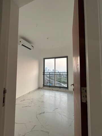 Room in 2 BHK Apartment at Dynamix Avanya, Dahisar East – for Rent