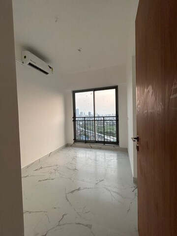 Room in 2 BHK Apartment at Dynamix Avanya, Dahisar East – for Rent