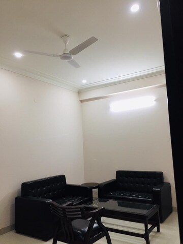 Living Room in 1 BHK Builder Floor at Ansal Sushant Apartments, Sushant Lok I – for Rent