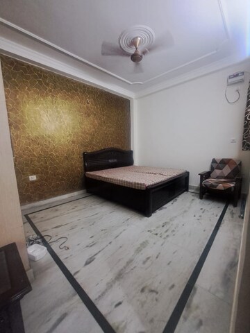 Living Room in 1 BHK Builder Floor at Ansal Sushant Lok I, Sector 43 – for Rent