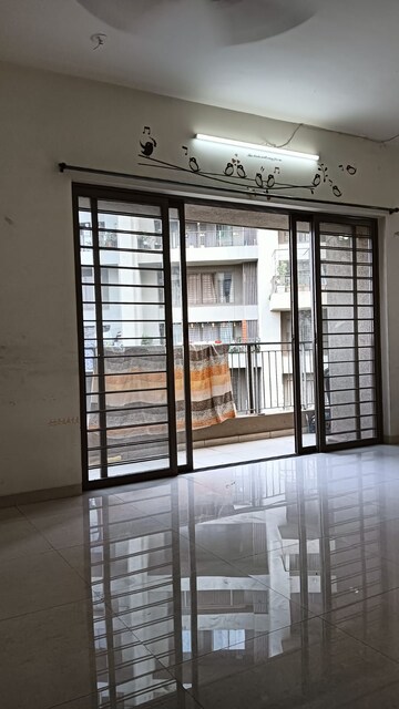 Room in 2 BHK Apartment at Skyi Songbirds, Bavdhan – for Sale