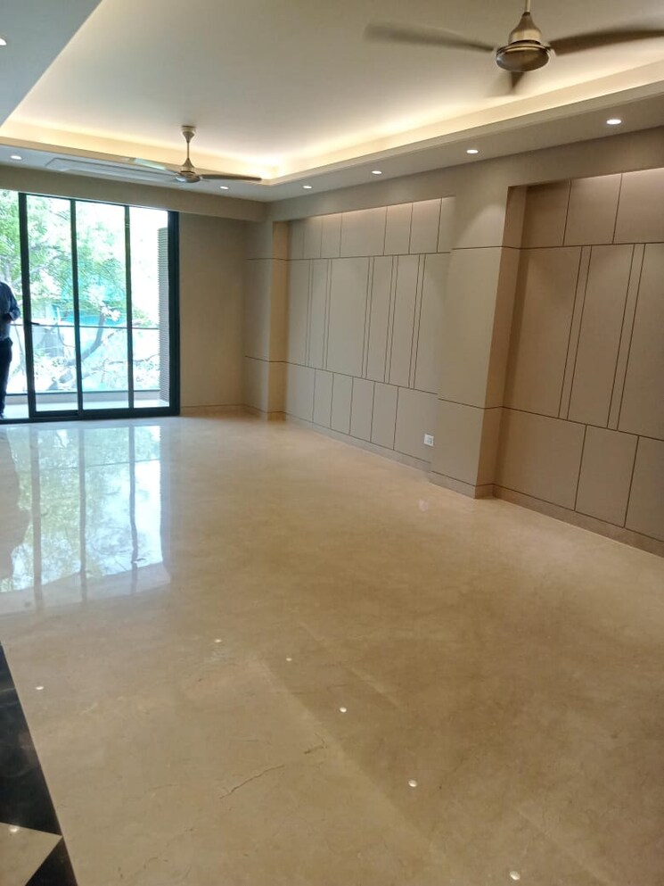 Room, sector 19 dwarka 4 Bedroom 2500 Sq.Ft. Apartment In Sector 19 Dwarka Delhi 8665153