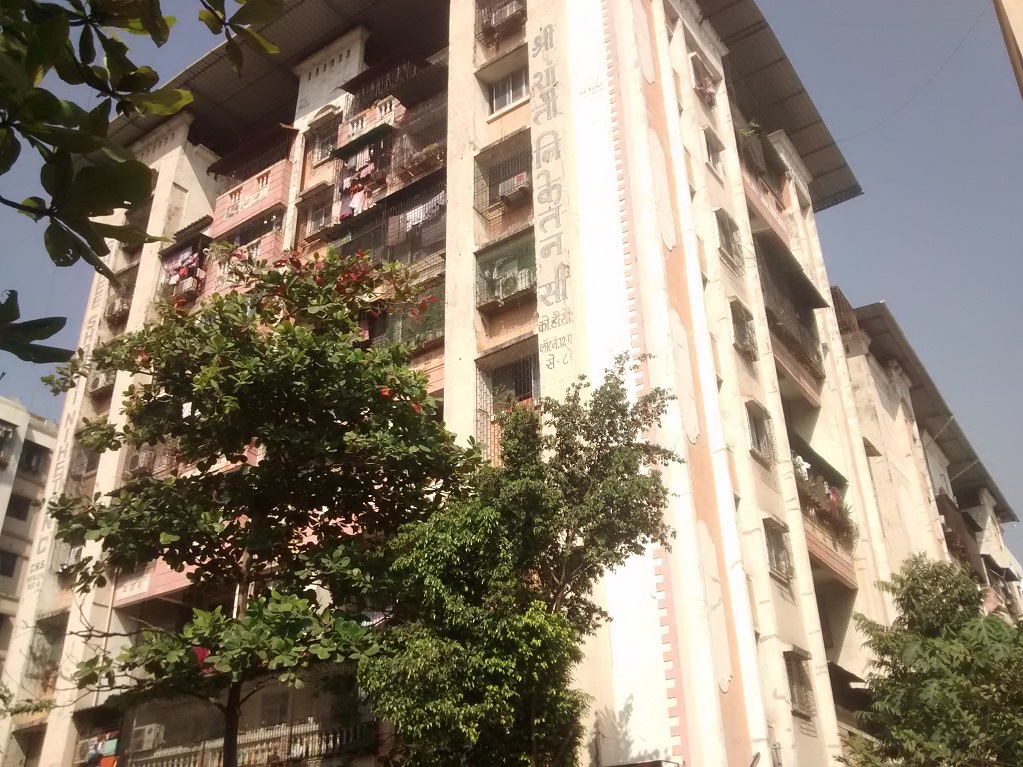 2 BHK + Extra Room Apartment For Rent in Hawares Shanti Niketan Apartment