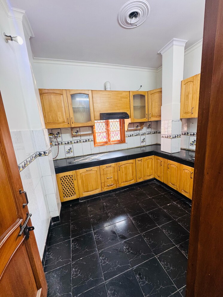 Kitchen, madhur-apartment 2.5 Bedroom 1000 Sq.Ft. Apartment In Paschim Vihar Delhi 8665209