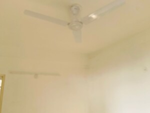 Room in 3 BHK Apartment at Vashisht Heights, Sector 87 – for Sale