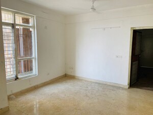 Room in 3 BHK Apartment at Vashisht Heights, Sector 87 – for Sale
